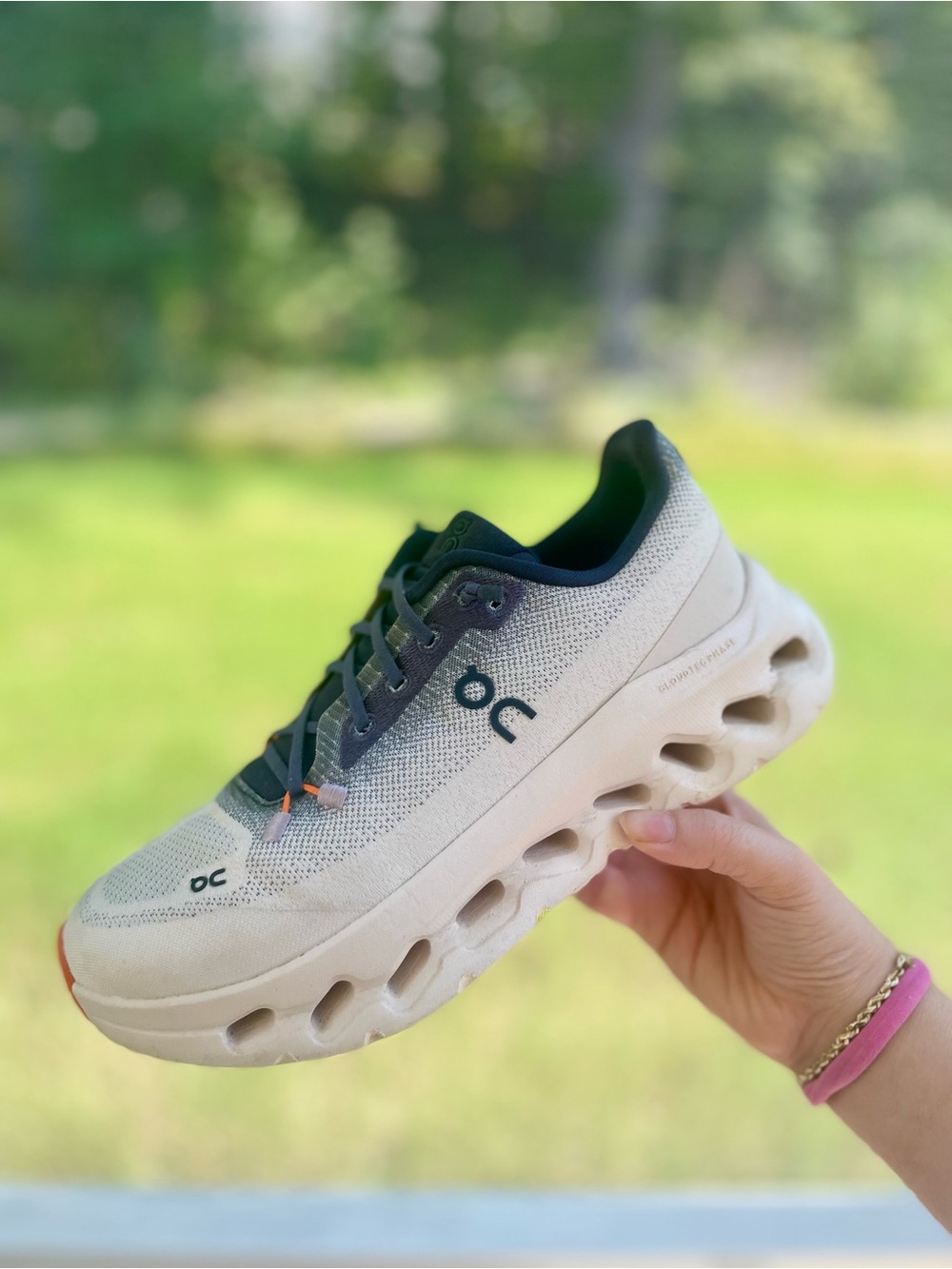 On Running Cloudtilts Running Shoes in Frost/Ivory